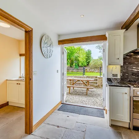 Ferienhaus Warth House - Uk44209